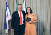  (<a class="download" href="https://www.santamariadejetiba.es.leg.br/institucional/fotos/premio-merito-em-educacao-201cgerda-elizabeth-roelke-potratz201d-2024/premio-gerda-potratz-2024-7.jpg/at_download/image">Download</a>)