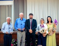  (<a class="download" href="https://www.santamariadejetiba.es.leg.br/institucional/fotos/sessao-solene-premio-helena-boldt-jacob-e-frederico-grulke/solenidade-helena-boldt-jacob-e-frederico-grulke-39.jpg/at_download/image">Download</a>)