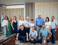  (<a class="download" href="https://www.santamariadejetiba.es.leg.br/institucional/fotos/sessao-solene-premio-helena-boldt-jacob-e-frederico-grulke/solenidade-helena-boldt-jacob-e-frederico-grulke-43.jpg/at_download/image">Download</a>)